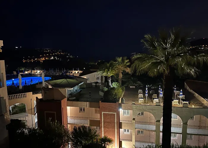 Pool , 150M To Beach, Seaview