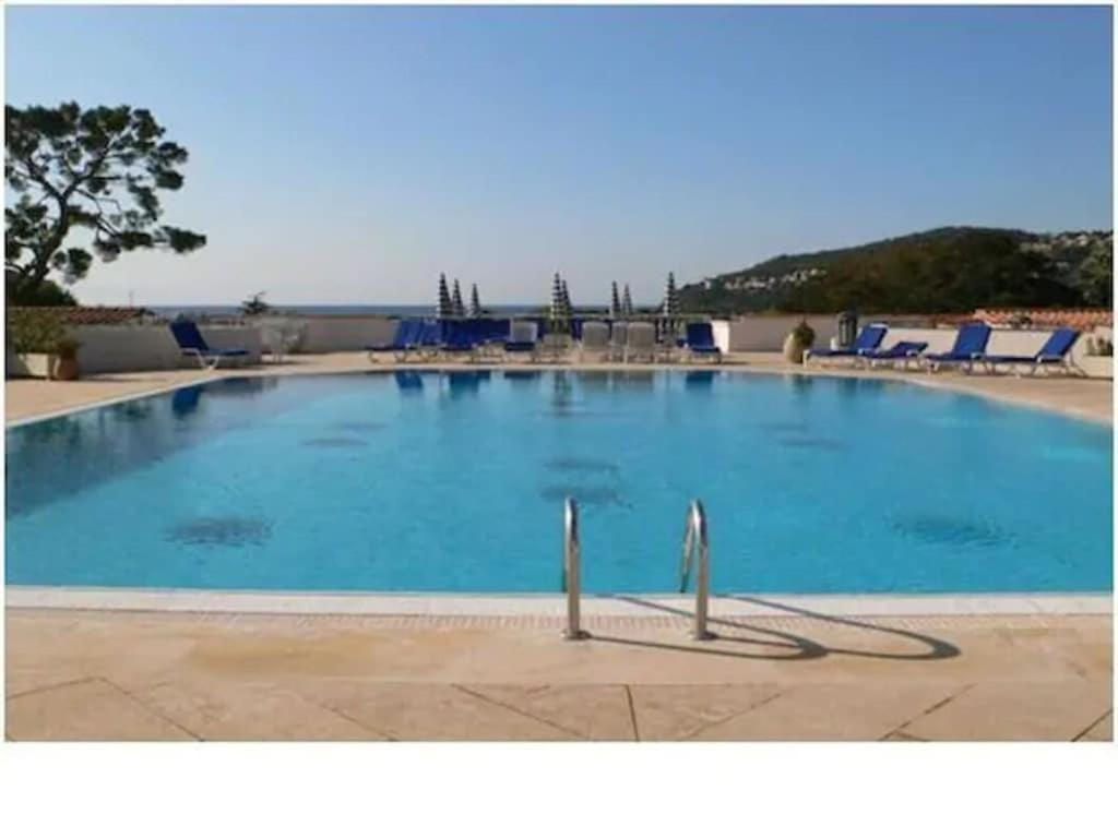 Pool , 150m To Beach, Seaview *