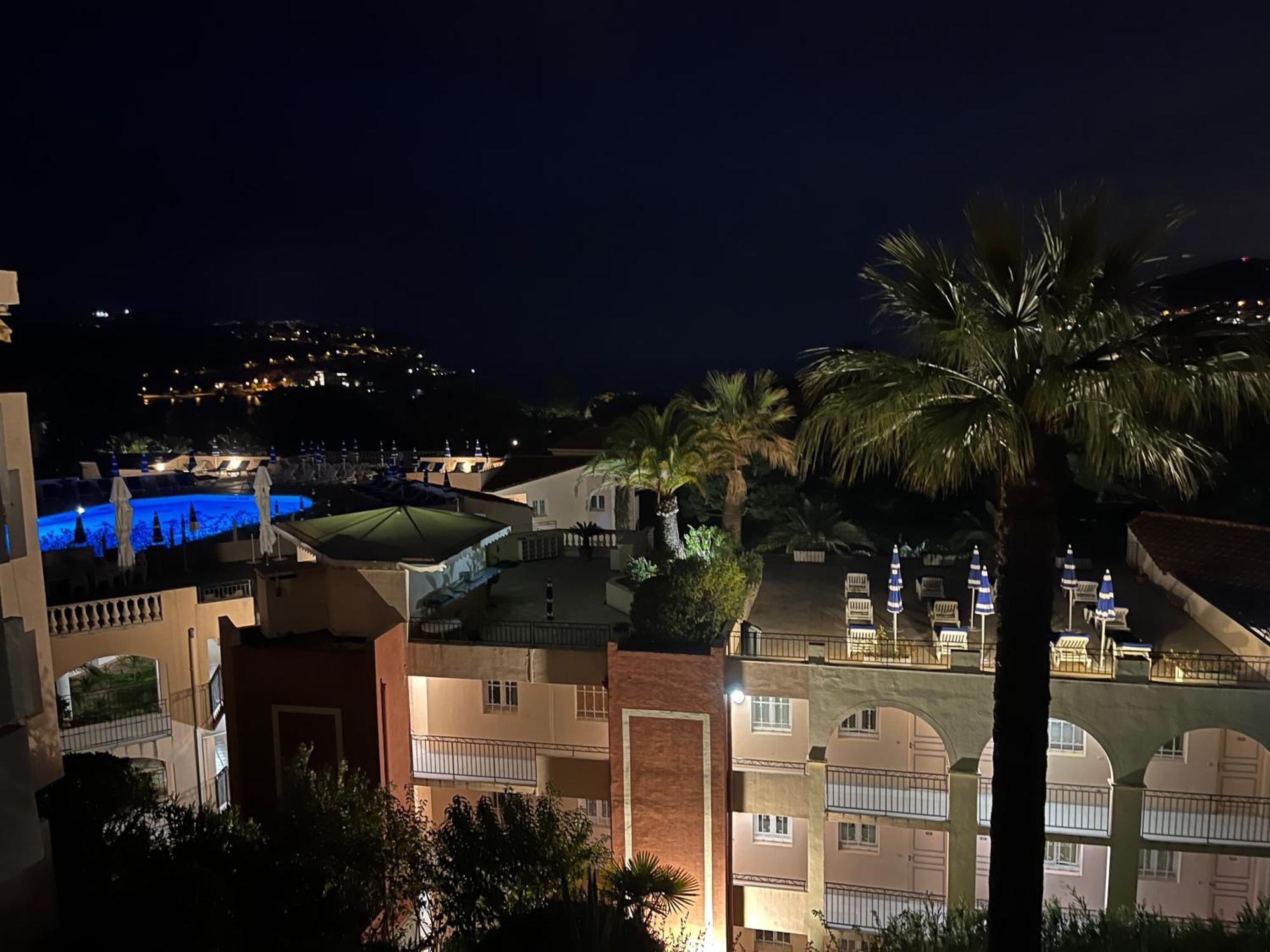 Pool , 150m To Beach, Seaview